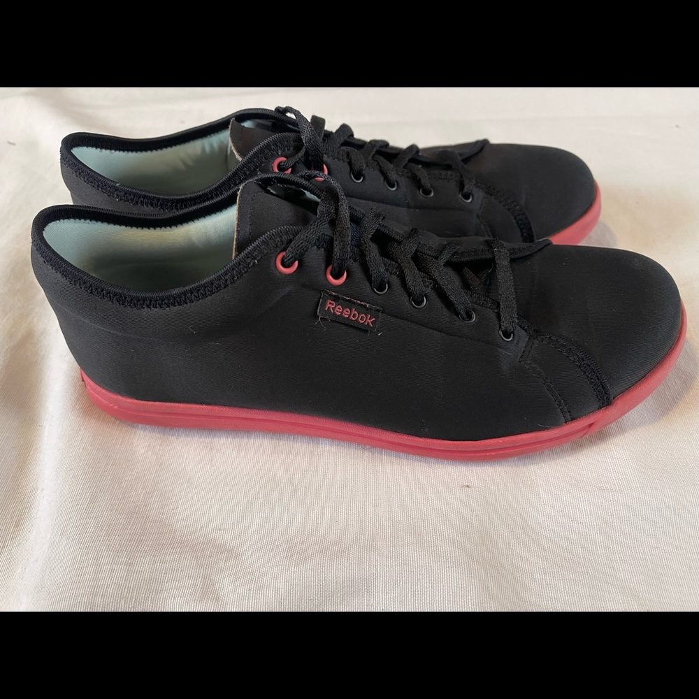 Women Reebok shoes - Picture 3 of 8